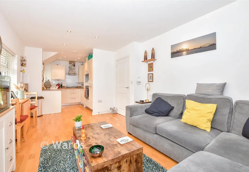 Lounge/Diner - Albion Drive, Larkfield, Kent - Wards of Kent