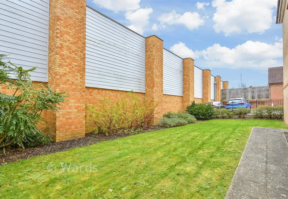 Communal Gardens - Albion Drive, Larkfield, Kent - Wards of Kent