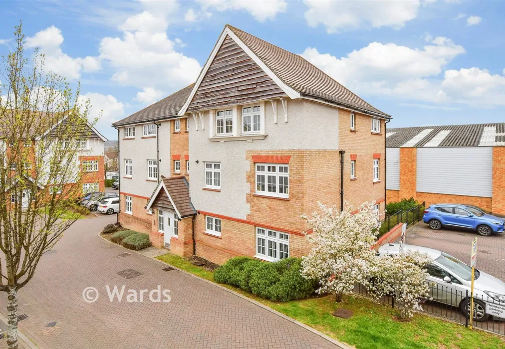 External (Web) - Albion Drive, Larkfield, Kent - Wards of Kent