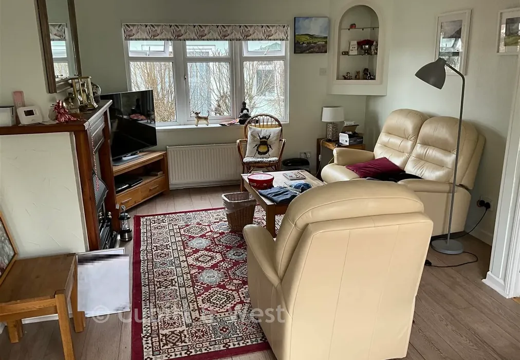 Lounge - Emms Lane, Brooks Green, West Sussex - Wards of Kent