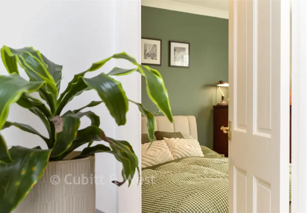 Internal Lifestyle Photograph - Grange Close, Merstham, Surrey - Wards of Kent