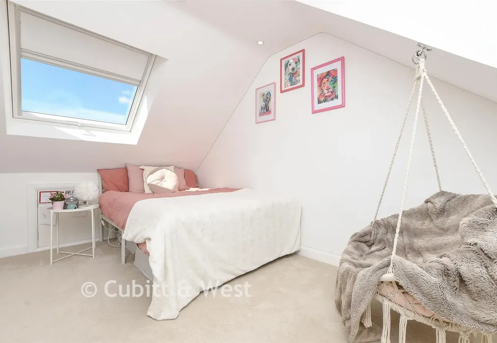Bedroom 3 - Grange Close, Merstham, Surrey - Wards of Kent