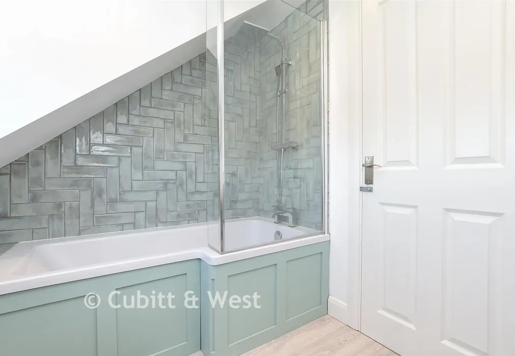 Bathroom - Grange Close, Merstham, Surrey - Wards of Kent