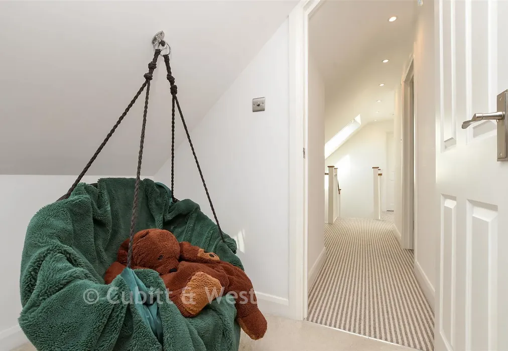 Internal Lifestyle Photograph - Grange Close, Merstham, Surrey - Wards of Kent