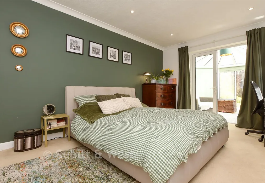 Bedroom 1 - Grange Close, Merstham, Surrey - Wards of Kent