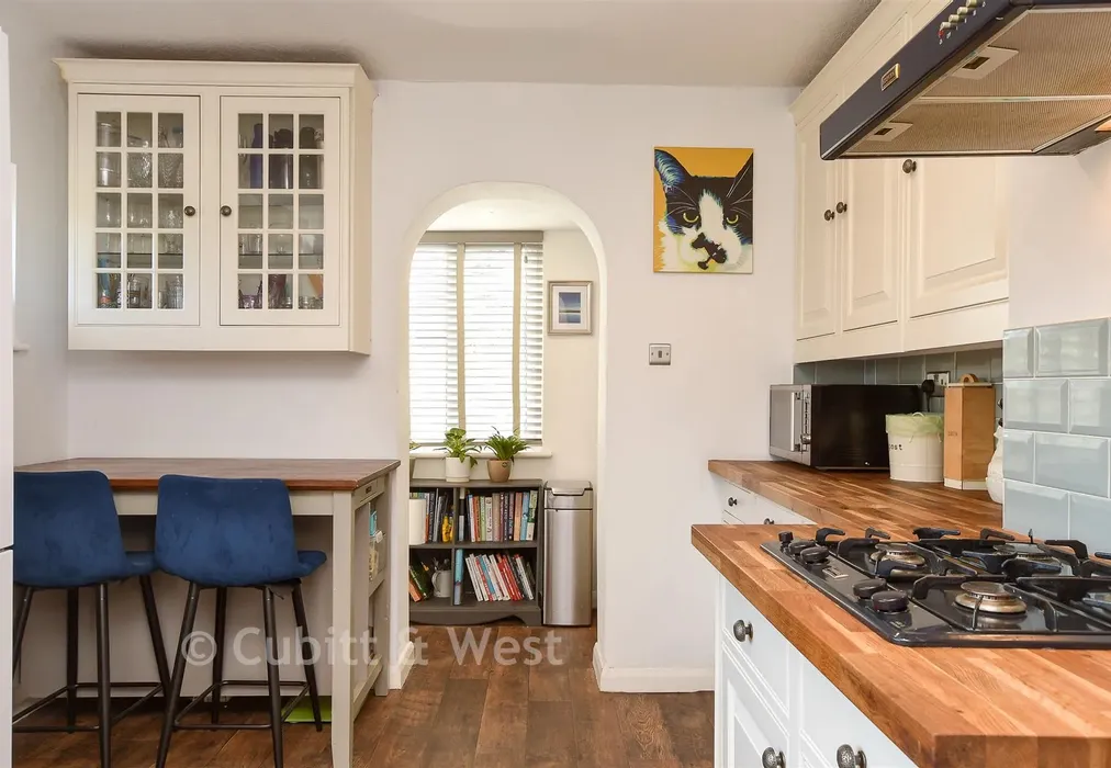 Internal Lifestyle Photograph - Grange Close, Merstham, Surrey - Wards of Kent