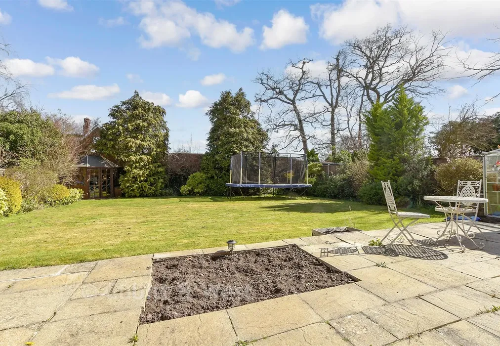 Rear Garden - Grange Close, Merstham, Surrey - Wards of Kent