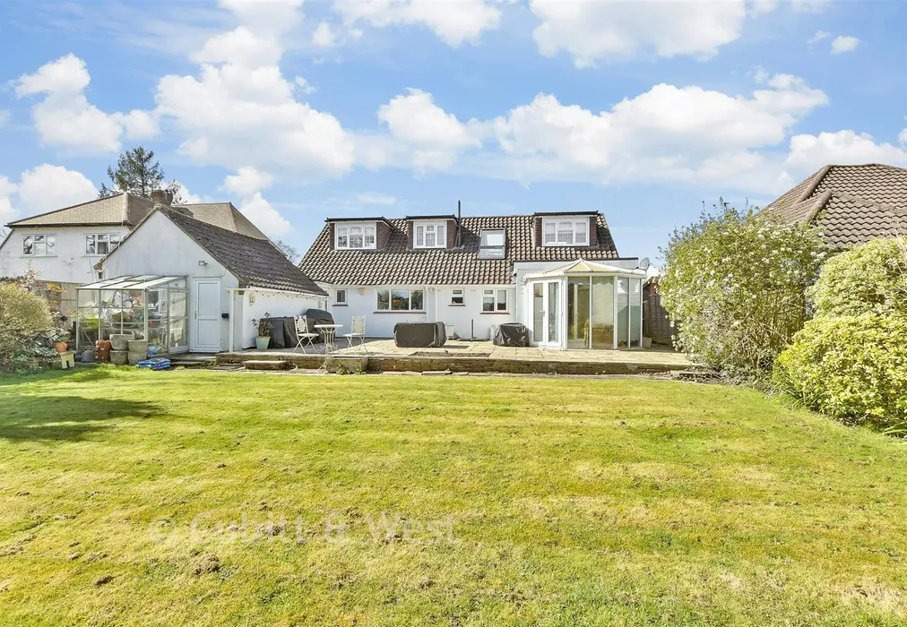 Rear Garden - Grange Close, Merstham, Surrey - Wards of Kent