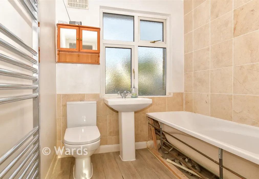 Bathroom - St. William's Way, Rochester, Kent - Wards of Kent