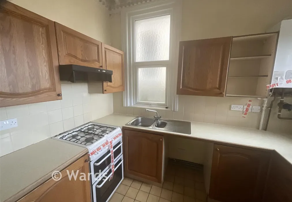 Kitchen - Radnor Park Road, Folkestone, Kent - Wards of Kent