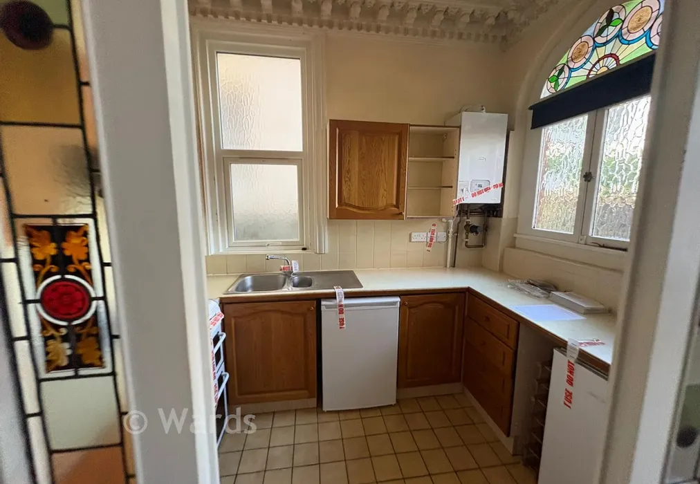 Kitchen - Radnor Park Road, Folkestone, Kent - Wards of Kent