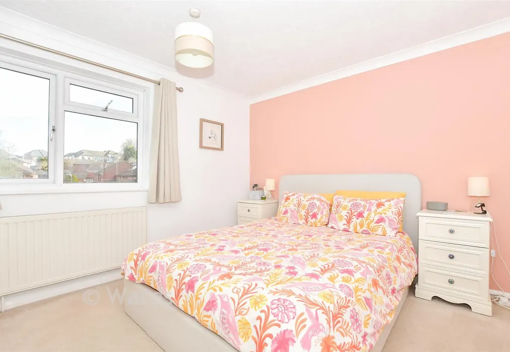 Bedroom 1 - The Quern, Maidstone, Kent - Wards of Kent