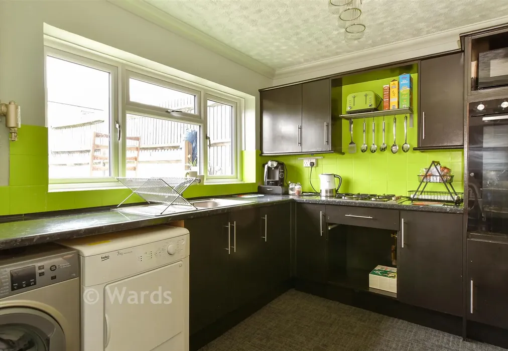 Kitchen - Somerset Close, Walderslade, Chatham, Kent - Wards of Kent