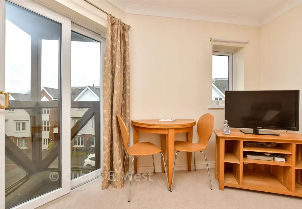 Lounge - Station Road, Sutton, Surrey - Wards of Kent