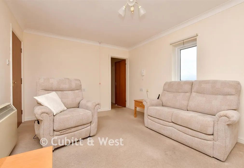 Lounge - Station Road, Sutton, Surrey - Wards of Kent