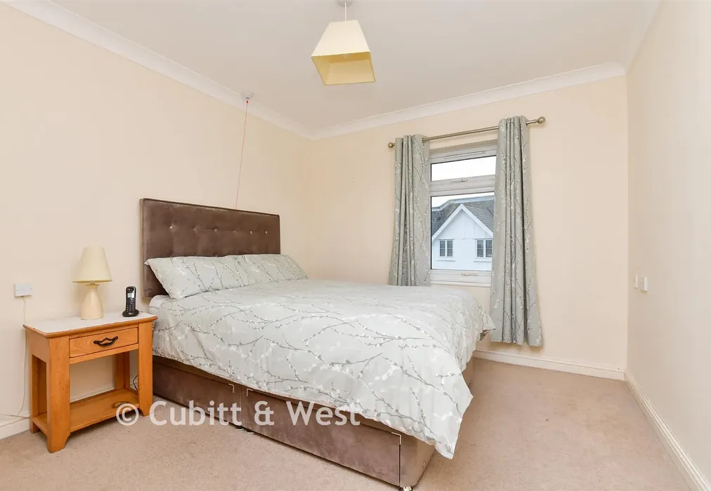 Bedroom 1 - Station Road, Sutton, Surrey - Wards of Kent
