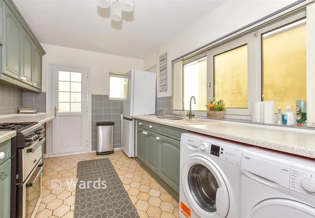Kitchen - Kitchener Road, Dover, Kent - Wards of Kent