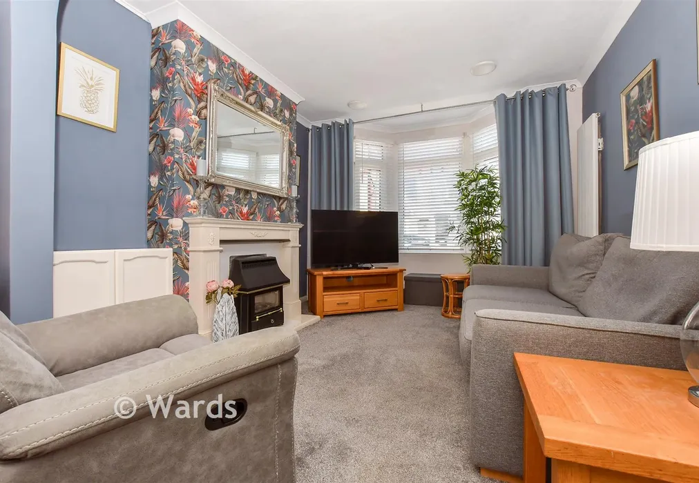 Lounge - Kitchener Road, Dover, Kent - Wards of Kent