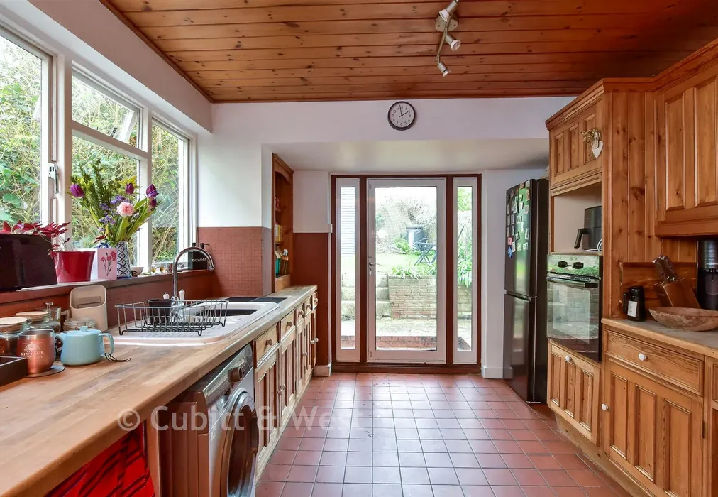 Kitchen - Waldegrave Road, Brighton, East Sussex - Wards of Kent