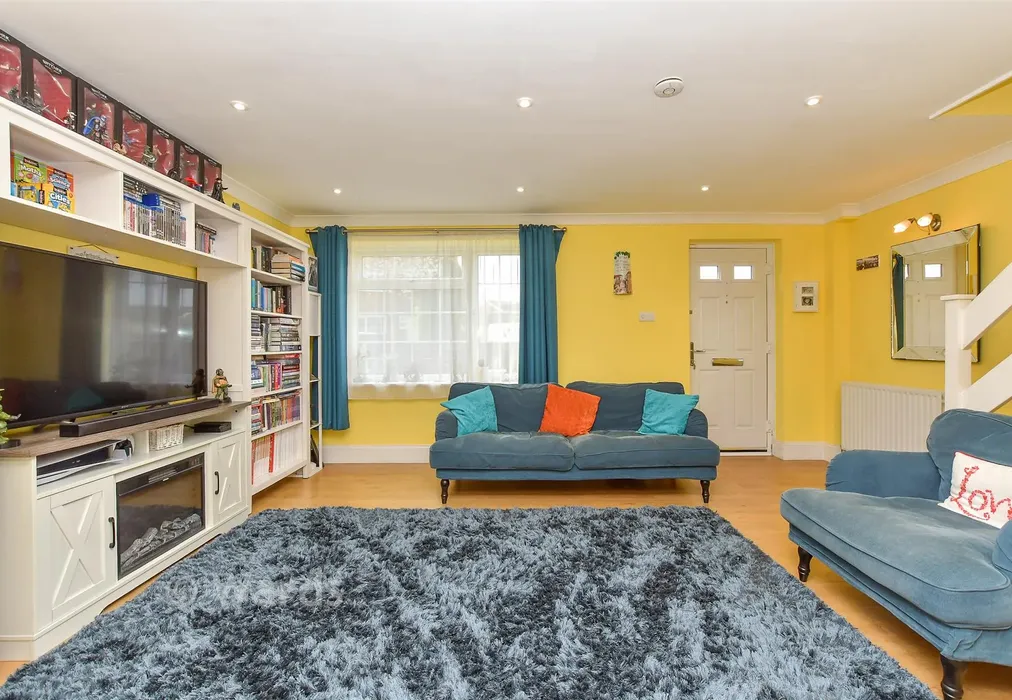 Lounge - Hearne Close, Sittingbourne, Kent - Wards of Kent