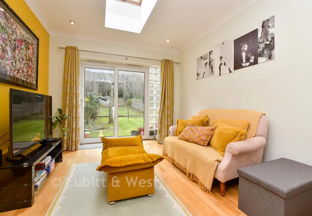 Snug - Purley Park Road, Purley, Surrey - Wards of Kent