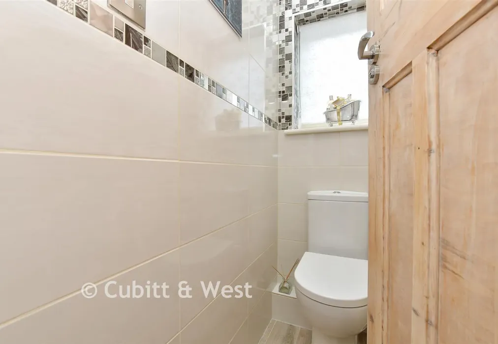 Separate Toilet - Purley Park Road, Purley, Surrey - Wards of Kent