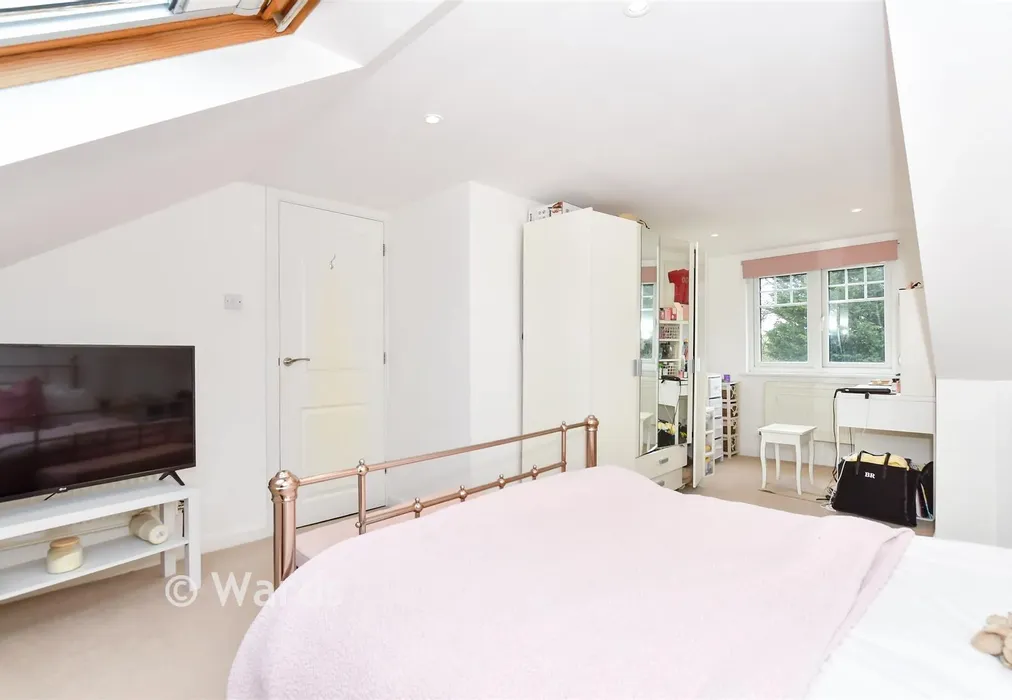 Bedroom 2 - Manor Rise, Bearsted, Maidstone, Kent - Wards of Kent