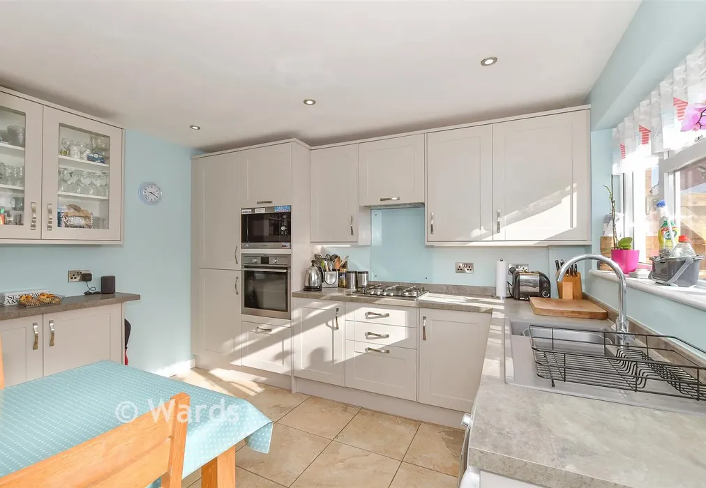Kitchen - Cherry Gardens, Herne Bay, Kent - Wards of Kent