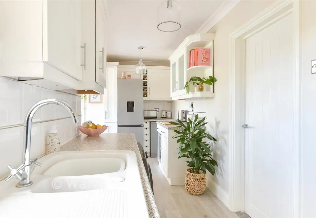 Kitchen - Hawthorn Road, Strood, Rochester, Kent - Wards of Kent