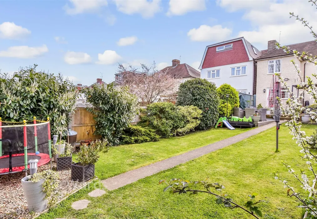 Rear Garden - Hawthorn Road, Strood, Rochester, Kent - Wards of Kent