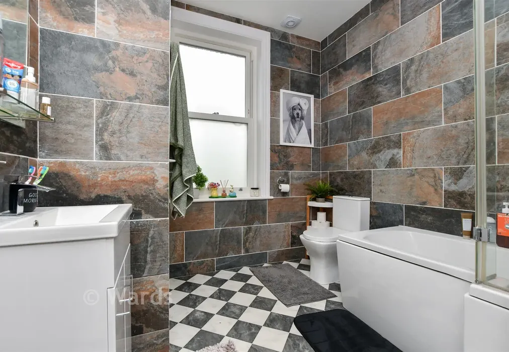 Bathroom - Manor Road, St. Nicholas At Wade, Birchington, Kent - Wards of Kent