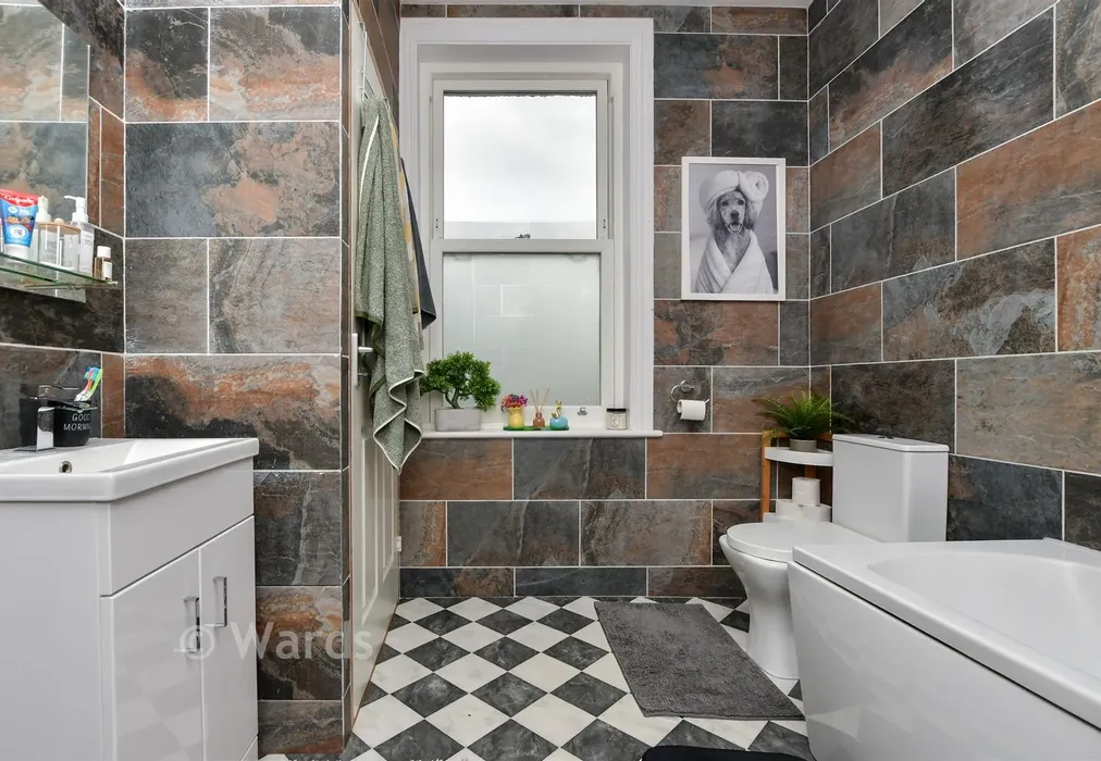 Bathroom - Manor Road, St. Nicholas At Wade, Birchington, Kent - Wards of Kent