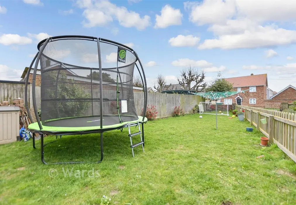 Side Garden - Manor Road, St. Nicholas At Wade, Birchington, Kent - Wards of Kent