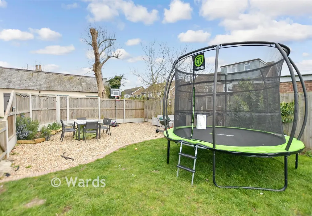 Side Garden - Manor Road, St. Nicholas At Wade, Birchington, Kent - Wards of Kent
