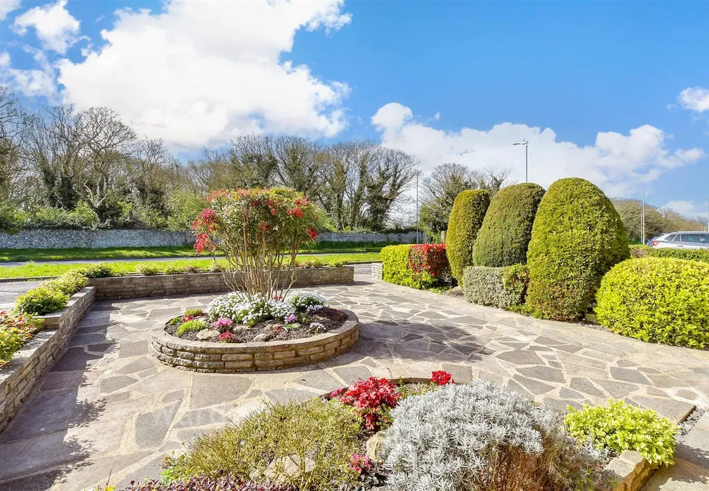 Front Garden - Northdown Road, Margate, Kent - Wards of Kent