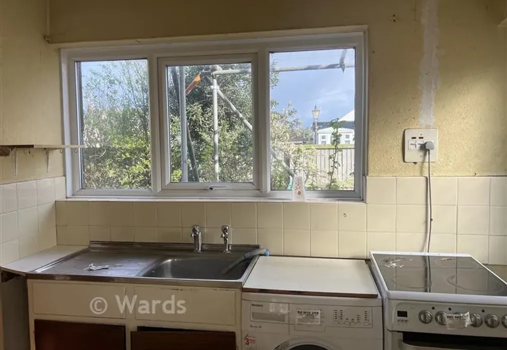 Kitchen - Selsea Avenue, Herne Bay, Kent - Wards of Kent