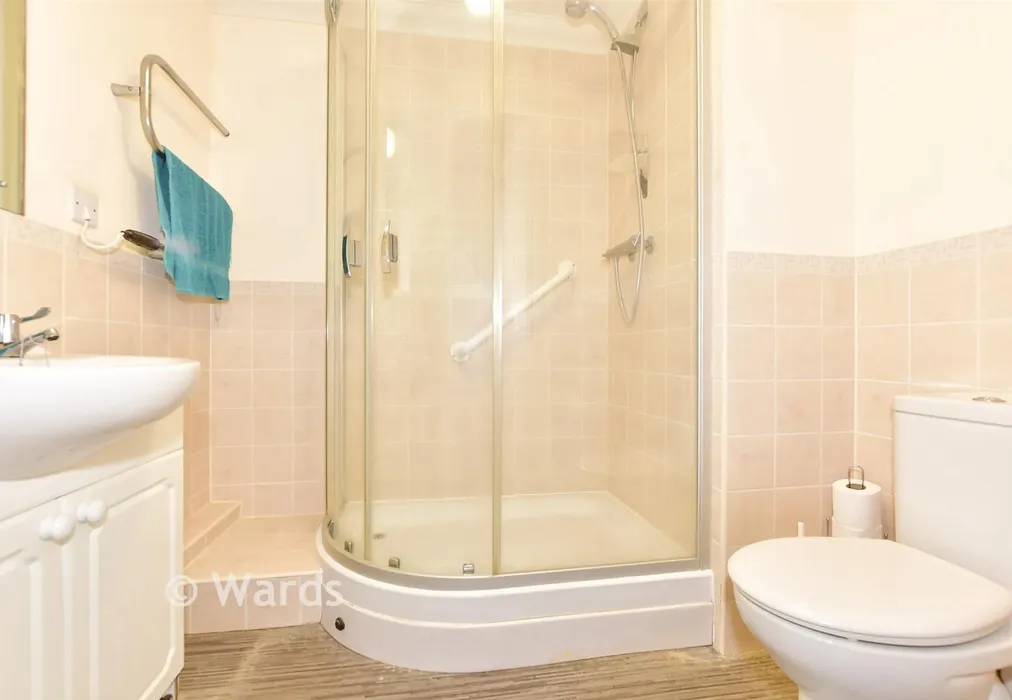 Shower Room - East Street, Hythe, Kent - Wards of Kent