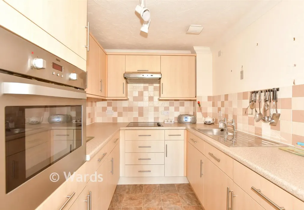 Kitchen - East Street, Hythe, Kent - Wards of Kent