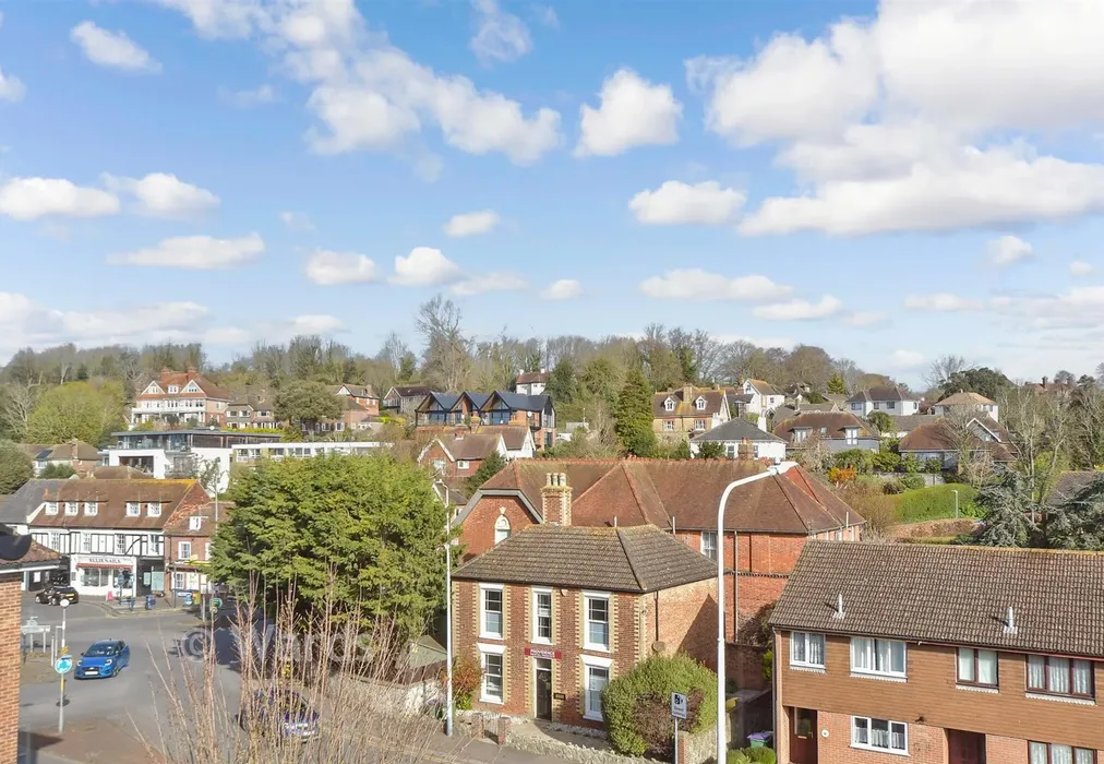 Views To Front - East Street, Hythe, Kent - Wards of Kent