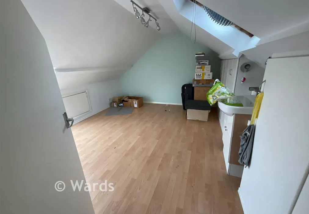 Bedroom 1 - Parrock Avenue, Gravesend, Kent - Wards of Kent
