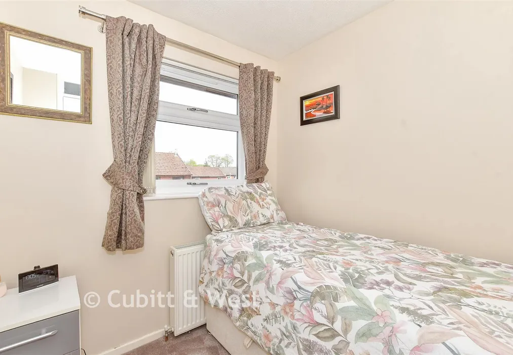 Bedroom 3 - Sonnet Way, Waterlooville, Hampshire - Wards of Kent