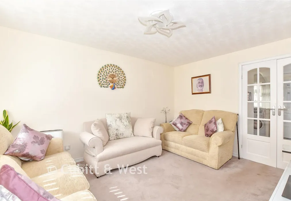 Lounge - Sonnet Way, Waterlooville, Hampshire - Wards of Kent