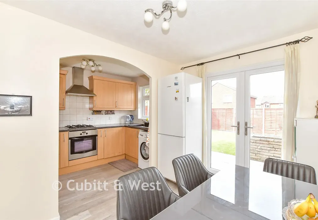 Dining Area - Sonnet Way, Waterlooville, Hampshire - Wards of Kent