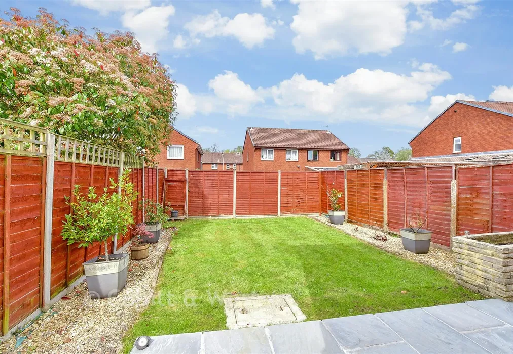 Rear Garden - Sonnet Way, Waterlooville, Hampshire - Wards of Kent