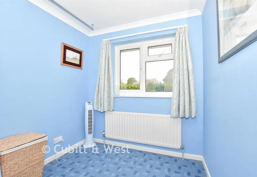 Bedroom 3 - Wraysbury Park Drive, Emsworth, Hampshire - Wards of Kent