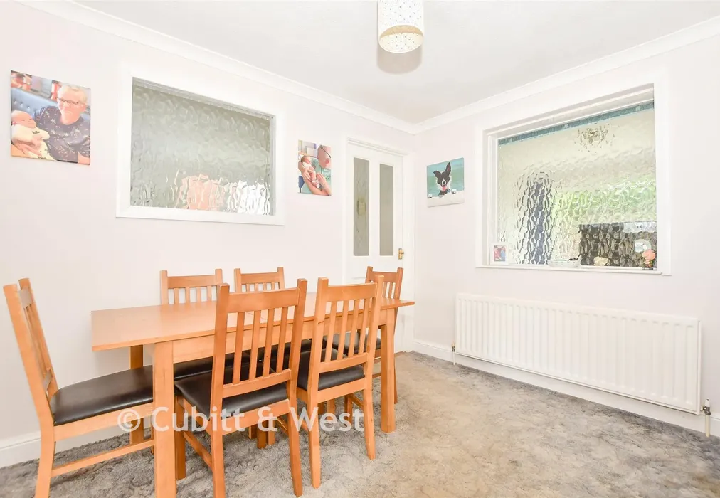 Dining Area - Wraysbury Park Drive, Emsworth, Hampshire - Wards of Kent