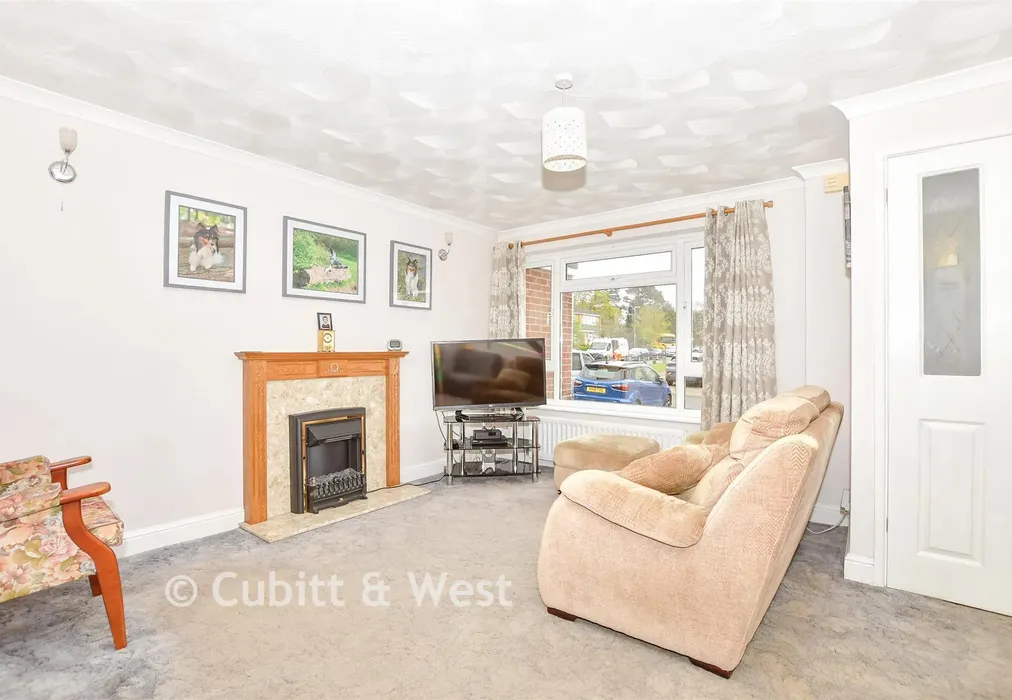 Lounge - Wraysbury Park Drive, Emsworth, Hampshire - Wards of Kent
