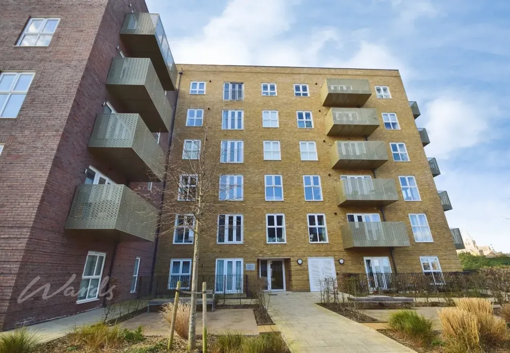 QUAY FRONT - Glenway Road ME1 - Wards of Kent