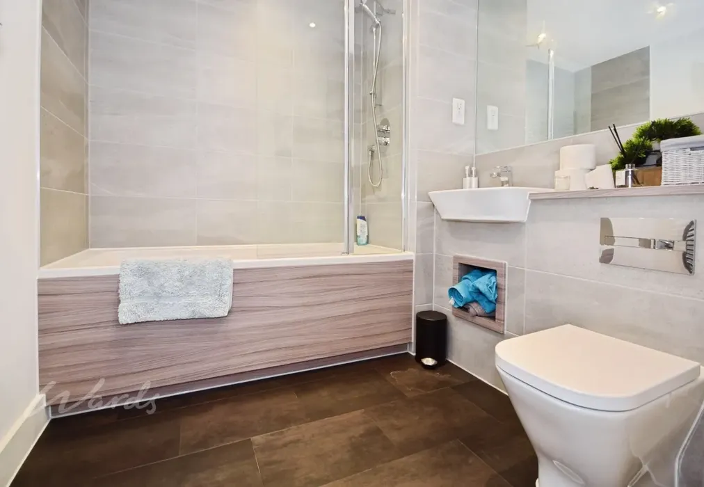 QUAY BATHROOM - Glenway Road ME1 - Wards of Kent