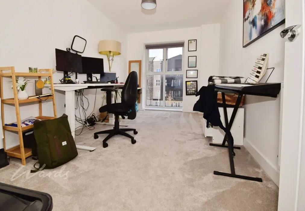 QUAY BED 2 - Glenway Road ME1 - Wards of Kent